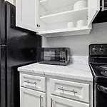 Brentwood C2 I Cozy & Comfy I 1bd I Free Parking *
