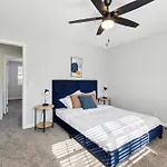 Brentwood U7 I Cozy & Comfy I 2bd I Free Parking Apartment