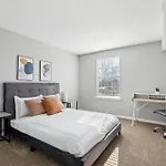 Apartment Brentwood C2 I Cozy & Comfy I 1bd I Free Parking *