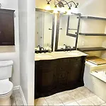 4 Bedroom Corporate Holiday home *