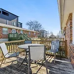 Sunny Delight Apartment
