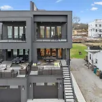 New Modern Multi-Level Home Pooltable & Rooftop