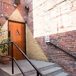 Apartment Songwriter's #108 *