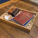 Rustic Western - Walk To Bars, Coffee And Restaurants