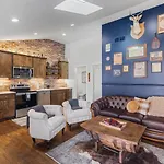 Holiday home Rustic Western - Walk To Bars, Coffee And Restaurants *