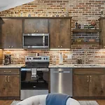 Holiday home Rustic Western - Walk To Bars, Coffee And Restaurants