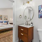 Holiday home Mid-century Modern Near Restaurants, Coffee And Bars