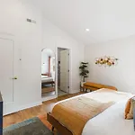 Holiday home Mid-century Modern Near Restaurants, Coffee And Bars *