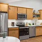 Mid-century Modern Near Restaurants, Coffee And Bars * Nashville