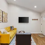 Mid-century Modern Near Restaurants, Coffee And Bars Holiday home Nashville