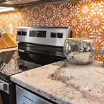 Holiday home Fun And Fabulous - Walk To Bars, Coffee And Restaurants *