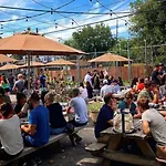 Holiday home The Jungle - Near Restaurants, Coffee And Bars Nashville