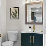 Holiday home The Jungle - Near Restaurants, Coffee And Bars Nashville