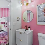 Barbie Dream - Near Restaurants, Coffee And Bar *