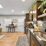 Holiday home The Jungle - Near Restaurants, Coffee And Bars Nashville