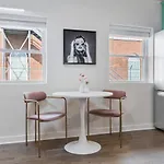 Holiday home Barbie Dream - Near Restaurants, Coffee And Bar Nashville