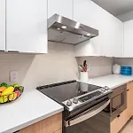 Hyve-retro Modern-full Gym-walk To Broadway Holiday home *