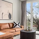 The Sobro - 6 Beds & 6 Blocks To Broadway Apartment *