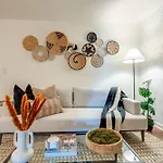 Holiday home - 1808 State St #208 *
