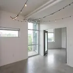 5m222- Unfurnished Amazing Layout Holiday home