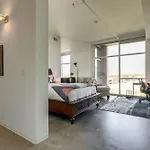 5m403- Traveler's Haven 1bd 1-5b 2 Story East *