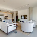 5m432- Amazing Two Bedroom 4th Floor *