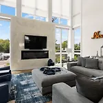 Always A Guest Favorite! Luxe With Huge Rooftop And 7 Beds Holiday home