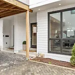 Holiday home Always A Guest Favorite! Luxe With Huge Rooftop And 7 Beds Nashville