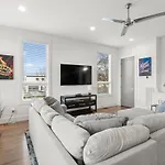 Always A Guest Favorite! Luxe With Huge Rooftop And 7 Beds Holiday home