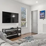 Holiday home Always A Guest Favorite! Luxe With Huge Rooftop And 7 Beds *
