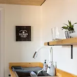 Private Haven - Minutes To Broadway, Bna