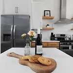 Holiday home The Trillium & The Iris - 2 Homes 6 Bedrooms *