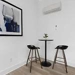 Holiday home The Trillium & The Iris - 2 Homes 6 Bedrooms Nashville