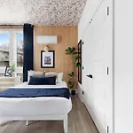 The Trillium & The Iris - 2 Homes 6 Bedrooms
