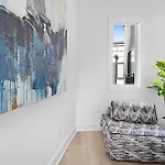 The Trillium & The Iris - 2 Homes 6 Bedrooms *
