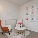 5M412- Sophisticated 1Br Condo