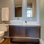 5m203- Smart Stylish Music Nashville