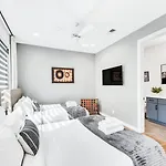 C On Music Row, 4 Min Broadway * Nashville