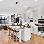 C On Music Row, 4 Min Broadway Holiday home