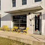 Modern Townhome 2 Miles South Of Downtown And Broadway Ave