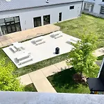 Modern Townhome 2 Miles South Of Downtown And Broadway Ave Apartment *