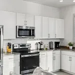 Apartment Modern Townhome 2 Miles South Of Downtown And Broadway Ave *