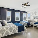 Modern Townhome 2 Miles South Of Downtown And Broadway Ave *