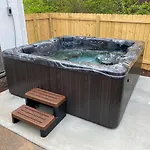 The Playhouse: 4br With Spa, Basketball & Games Holiday home