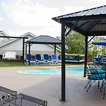 Holiday home Hall Of Fame Private Resort-9 Miles To Downtown Pools Arcade Nashville