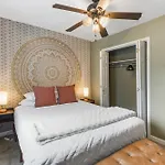 Holiday home Big Cozy House 3 Mi To Downtown With Outdoor Fire Pit *