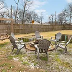 Big Cozy House 3 Mi To Downtown With Outdoor Fire Pit