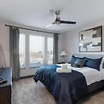 2Br Luxe Near Downtown