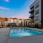2 Modern Apartments In Heart Of Midtown Walkable Location Patio Pool Gym