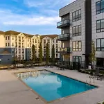 2 Modern Apartments In Heart Of Midtown Walkable Location Patio Pool Gym